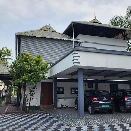 Ebs Guest House Nedumbassery Extérieur photo