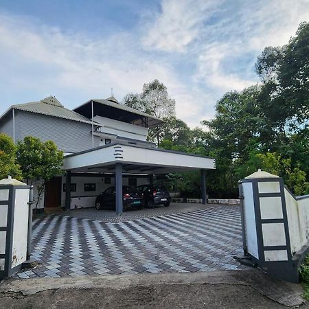 Ebs Guest House Nedumbassery Extérieur photo