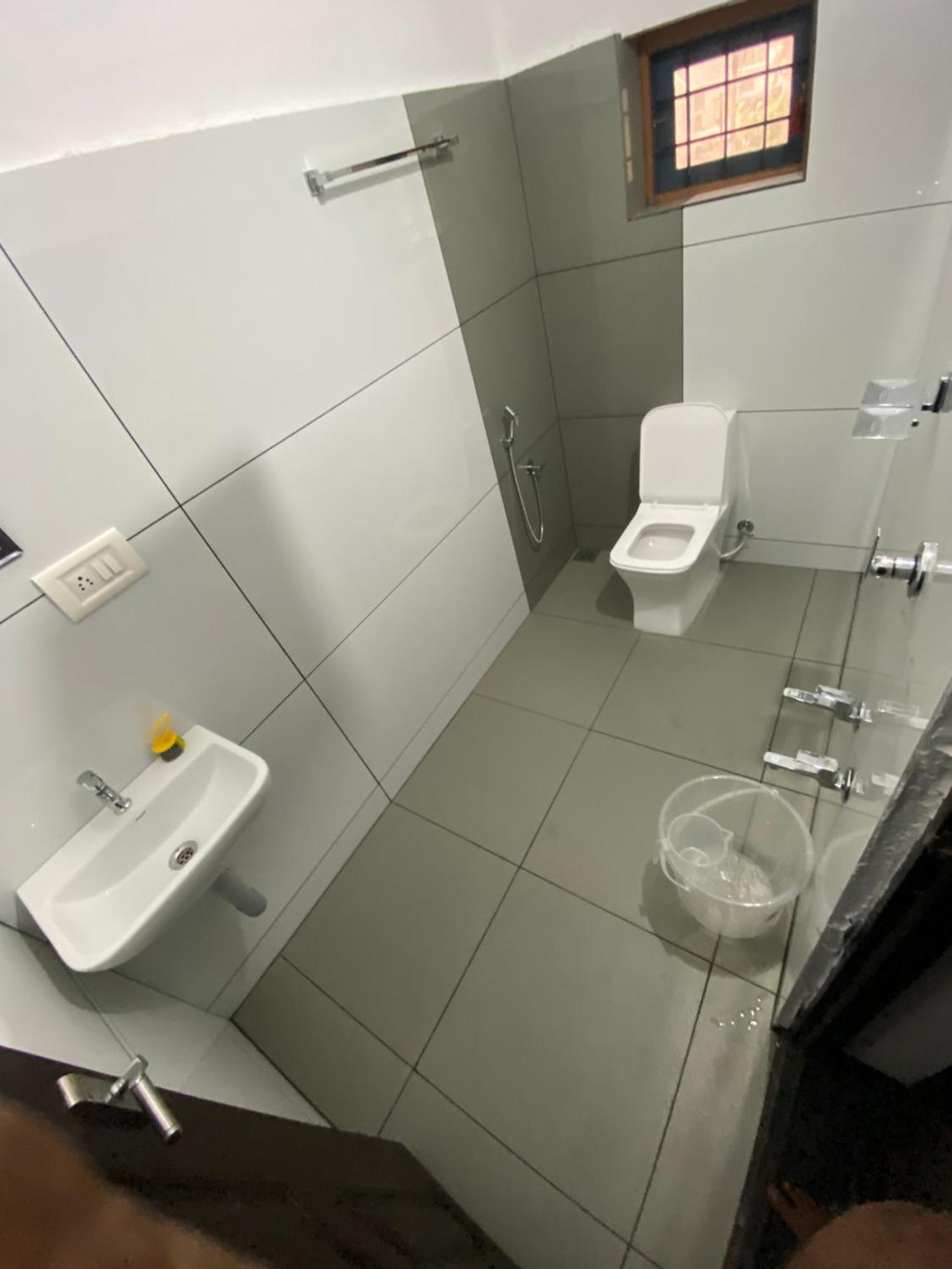 Ebs Guest House Nedumbassery Extérieur photo